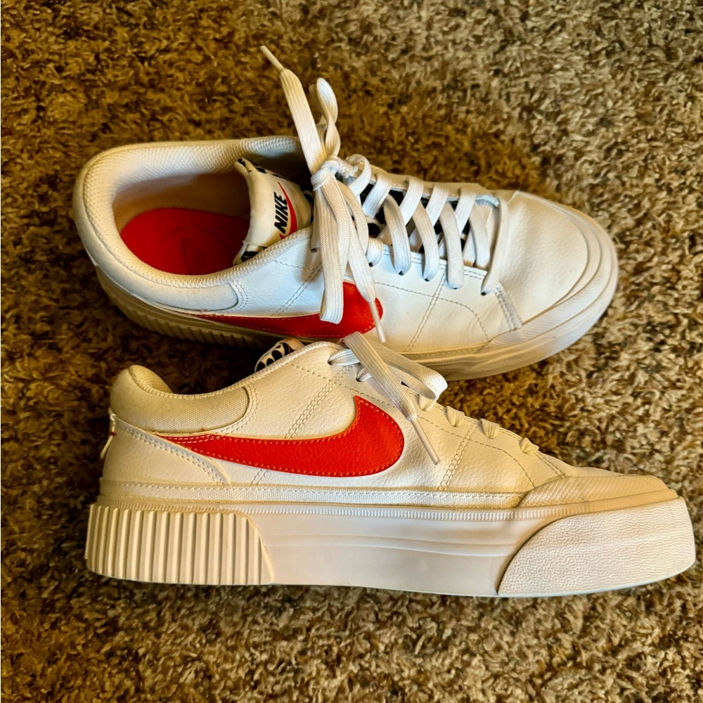 Nike women’s Court Legacy Lift Shoes